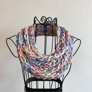 Chic Multicolor Knit Chain Scarf